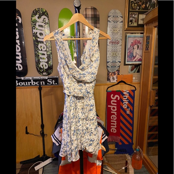 $160 Floral drape ESSUE tie dress size small - Picture 1 of 6